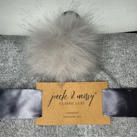 Jack & Missy Classic Luxe Knitwear Pom Beanie Winter Hat & Scarf Gift Set NWT - Picture 5 of 7